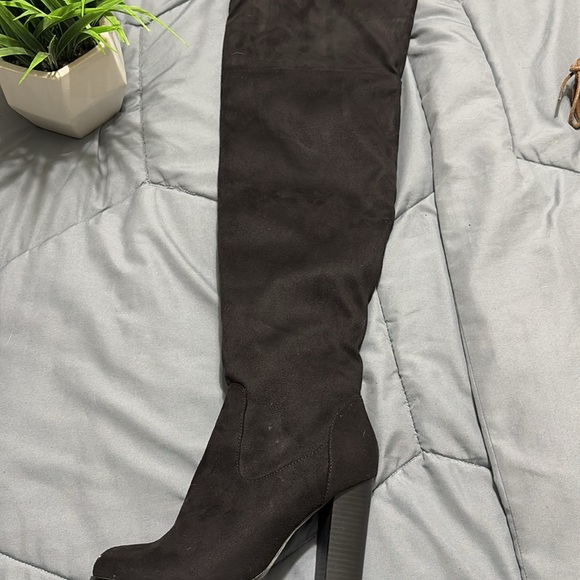 👢 Boots - Picture 5 of 5